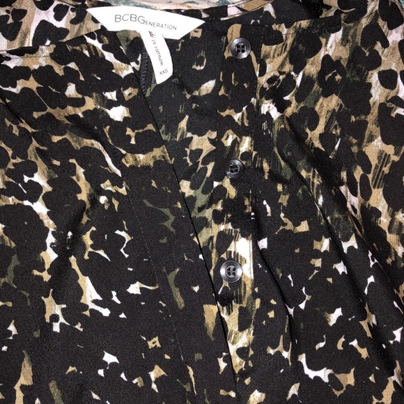 BCBGENERATION size xxsmall leopard print top - Picture 4 of 5